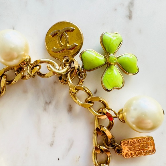 CHANEL Vintage Charm Bracelet - Picture 5 of 8
